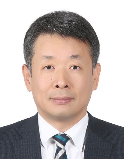 김광일